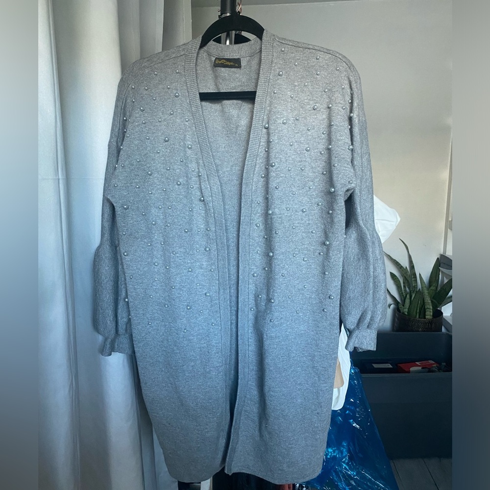 Pearled sweater cardigan never worn before no tags